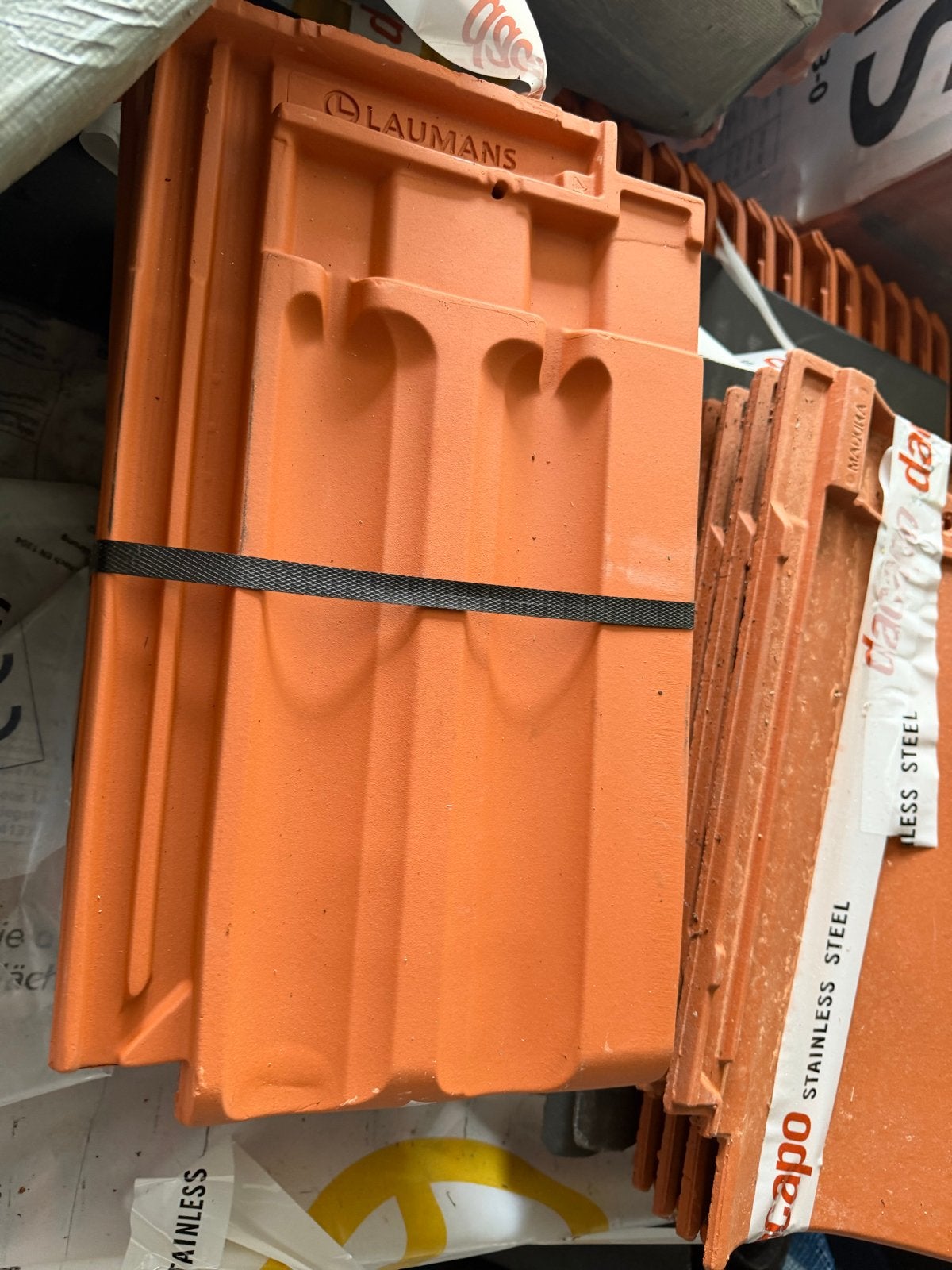 Laumans Dakpannen - Nieuwstaat, Oranje Kleur vlakke mulden, Nieuw, Ophalen of Verzenden, 15 m² of meer, Dakpannen