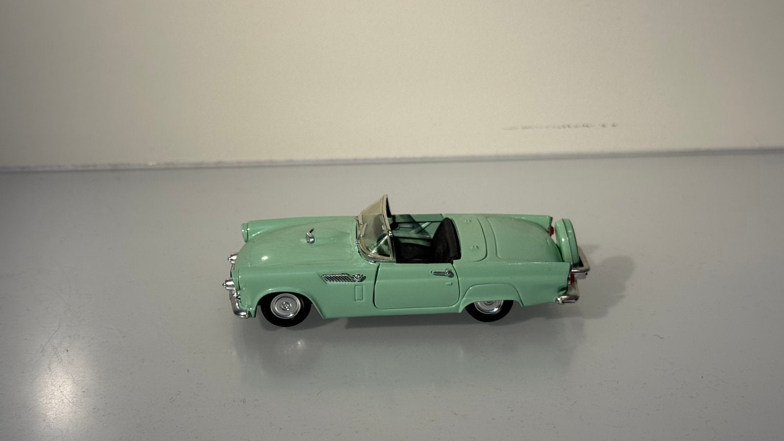 Rio Ford Thunderbird 1:43, Ophalen of Verzenden, Zo goed als nieuw, Auto, Overige merken