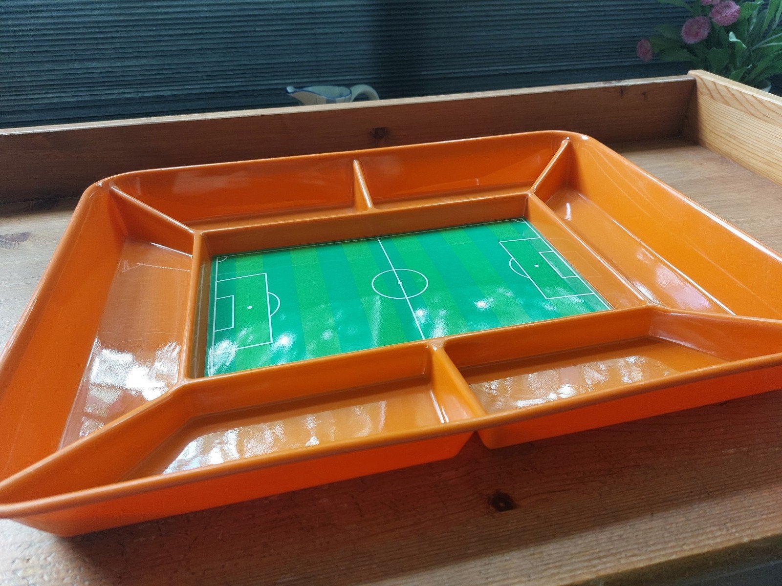 WK voetbal snack-stadion borrel hapjes schaal, Verzamelen, Ophalen of Verzenden, Zo goed als nieuw, Buitenlandse clubs, Vaantje of Sjaal