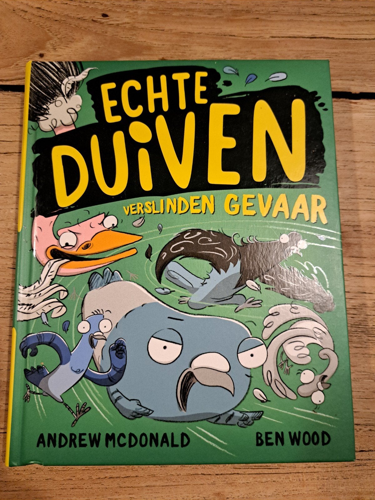 Echte Duiven Verslinden Gevaar - Andrew McDonald, Ophalen of Verzenden, Zo goed als nieuw, Andrew McDonald