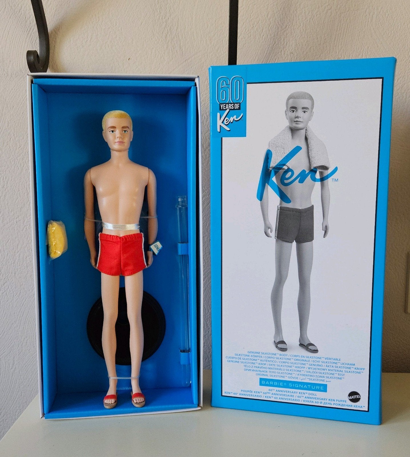 (Barbie) Ken Silkstone 2021 in doos 60th Anniversary, Verzamelen, Ophalen of Verzenden, Zo goed als nieuw, Pop
