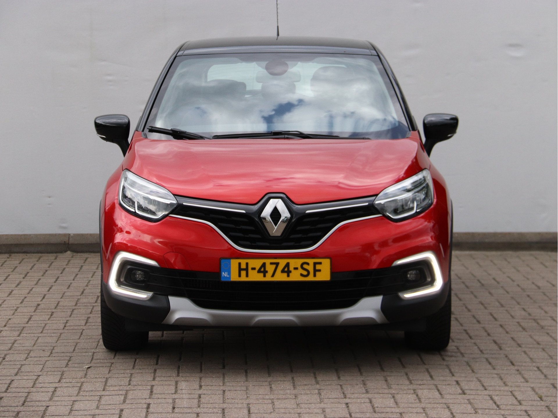 Renault Captur 0.9 TCe Intens CRUISE / PDC / CAMERA / TREKHA, Voorwielaandrijving, 898 cc, Stof, Gebruikt