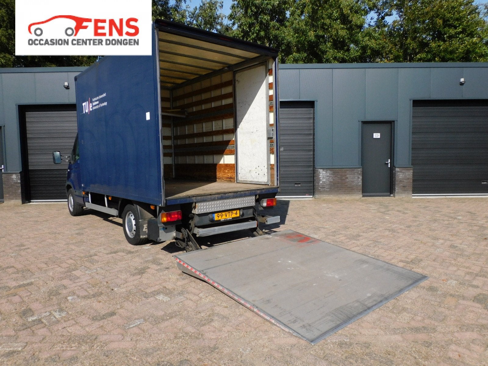 Renault Master T35 2.5 dCi L2H1 APK T/M 29-9-2027! LAADKLEP!, Auto's, Voorwielaandrijving, Gebruikt, Zwart, 4 cilinders