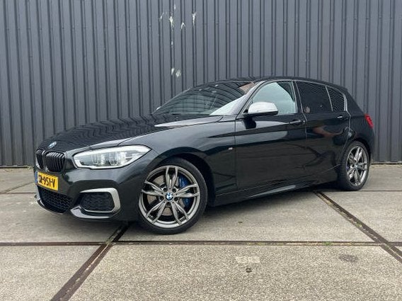 🚗 BMW 1-serie - M140i - Automaat - Carplay - Nette auto!!, Auto's, Achterwielaandrijving, 0 kg, Parkeerassistent, 2998 cc