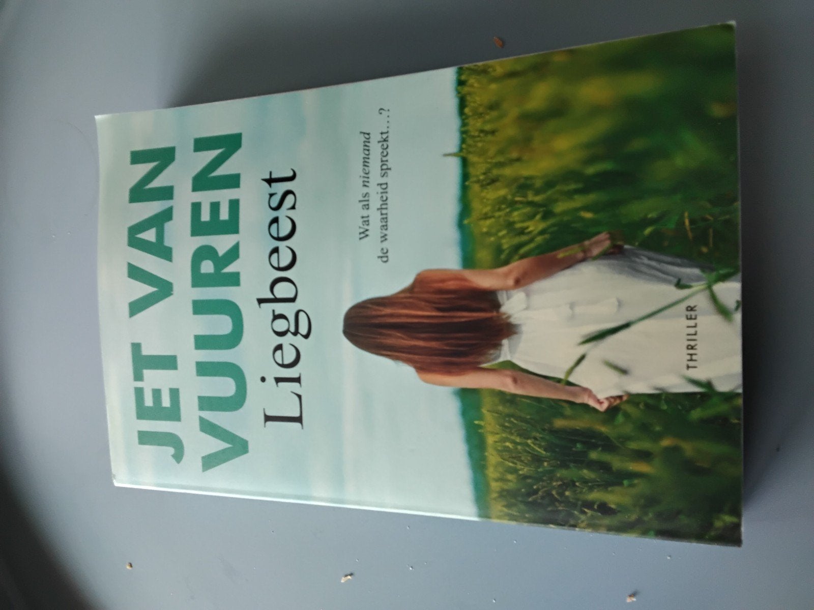 Jet van Vuuren, Liegbeest, Ophalen of Verzenden, Zo goed als nieuw