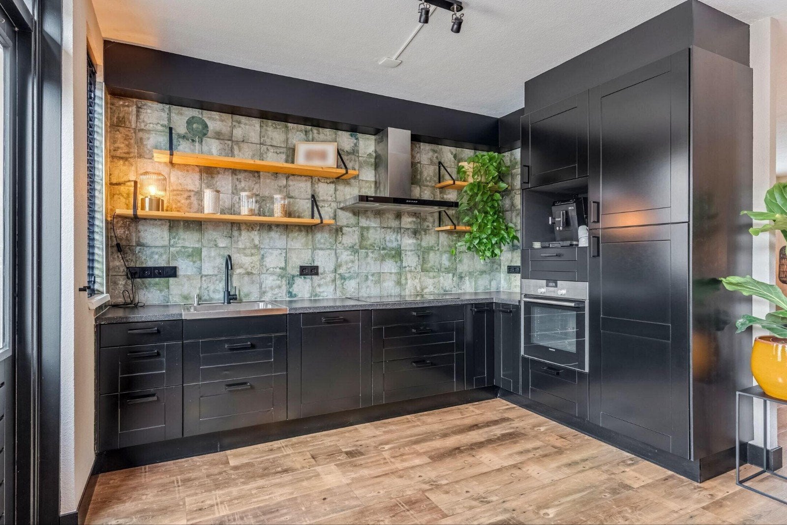 Zwarte Hoekkeuken / L-Keuken, Huis en Inrichting, Keuken | Complete keukens, Ophalen, Zwart, Composiet, Hoekkeuken