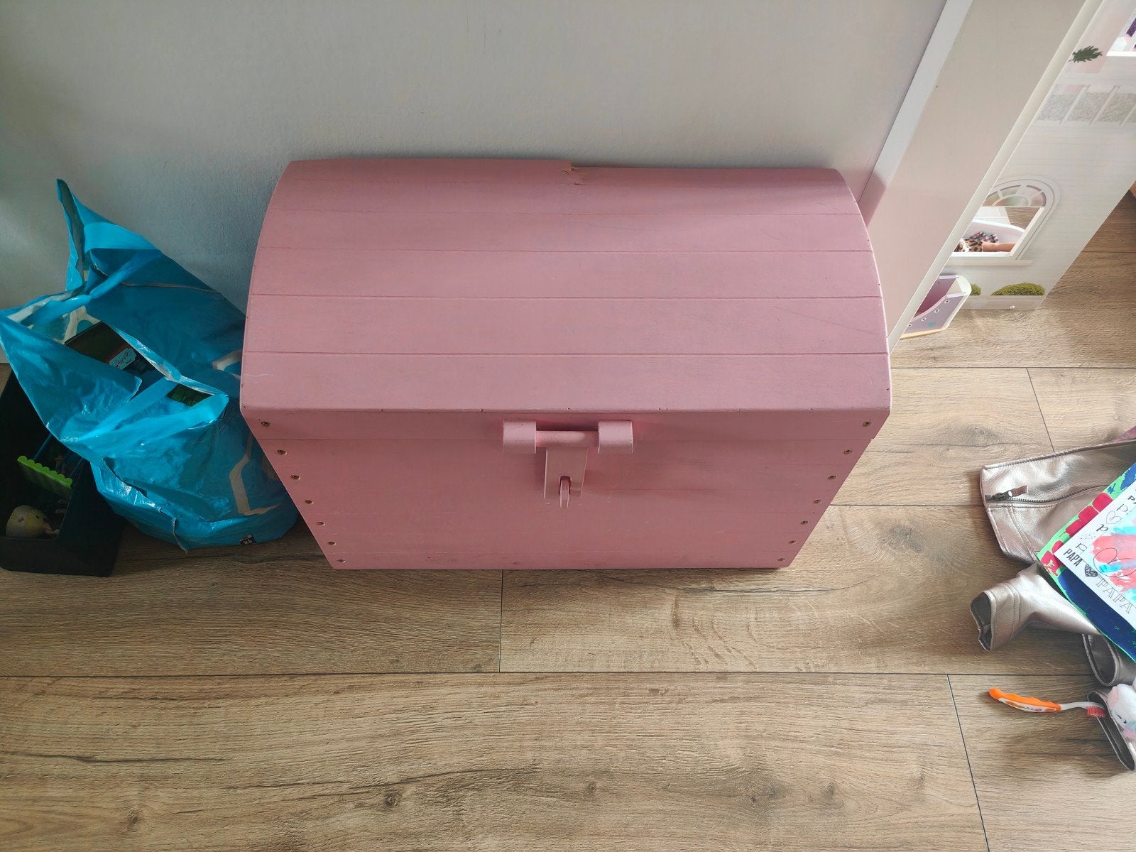 Houten kist roze met lichte beschadigingen, Gebruikt, 50 tot 100 cm, Ophalen of Verzenden, 5 – 50