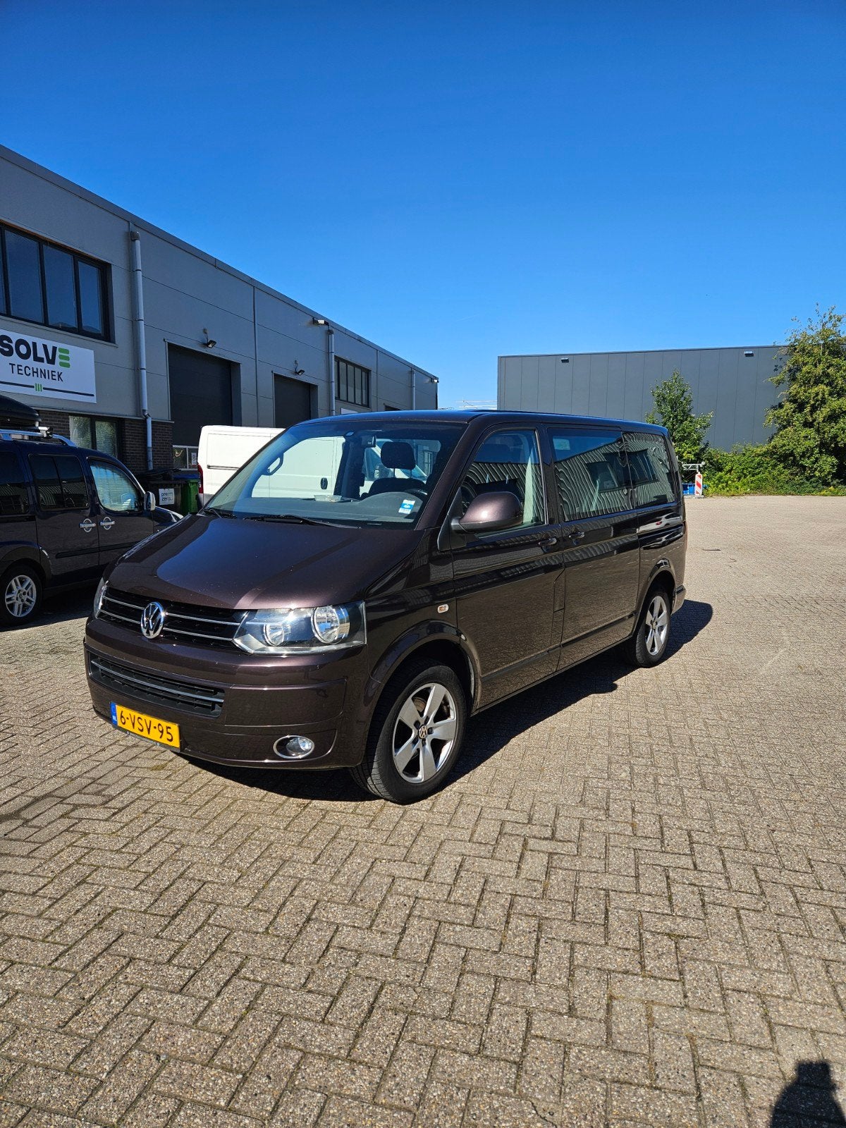volkswagen transporter 2012. 248000km, Auto's, Voorwielaandrijving, Euro 5, 4 cilinders, Bruin