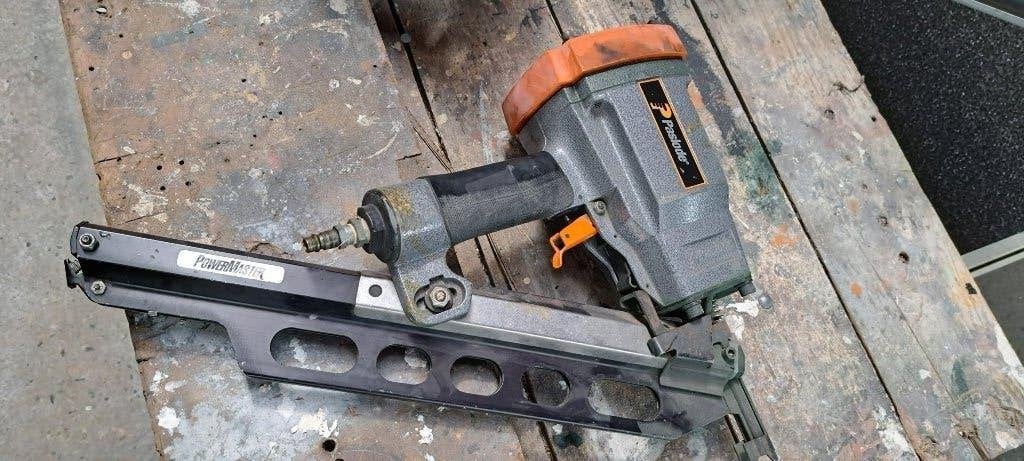 paslode tacker moet nagekeken worden, Doe-het-zelf en Verbouw, Gereedschap | Handgereedschap, Ophalen, Gebruikt