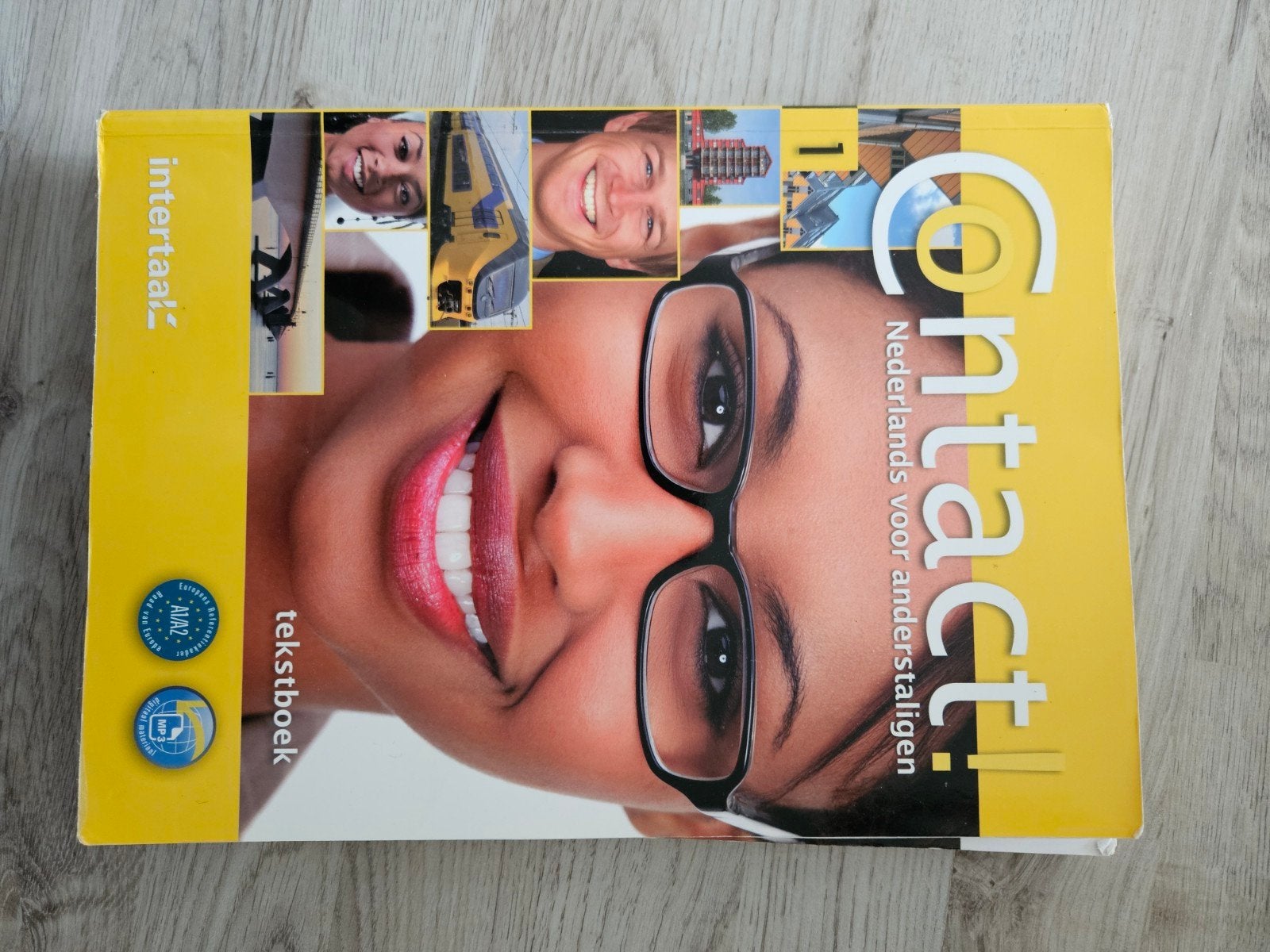 Intertaal Contact 1: Nederlands voor anderstaligen tekstboek, Boeken, Non-fictie, Nederlands, Ophalen of Verzenden, Zo goed als nieuw