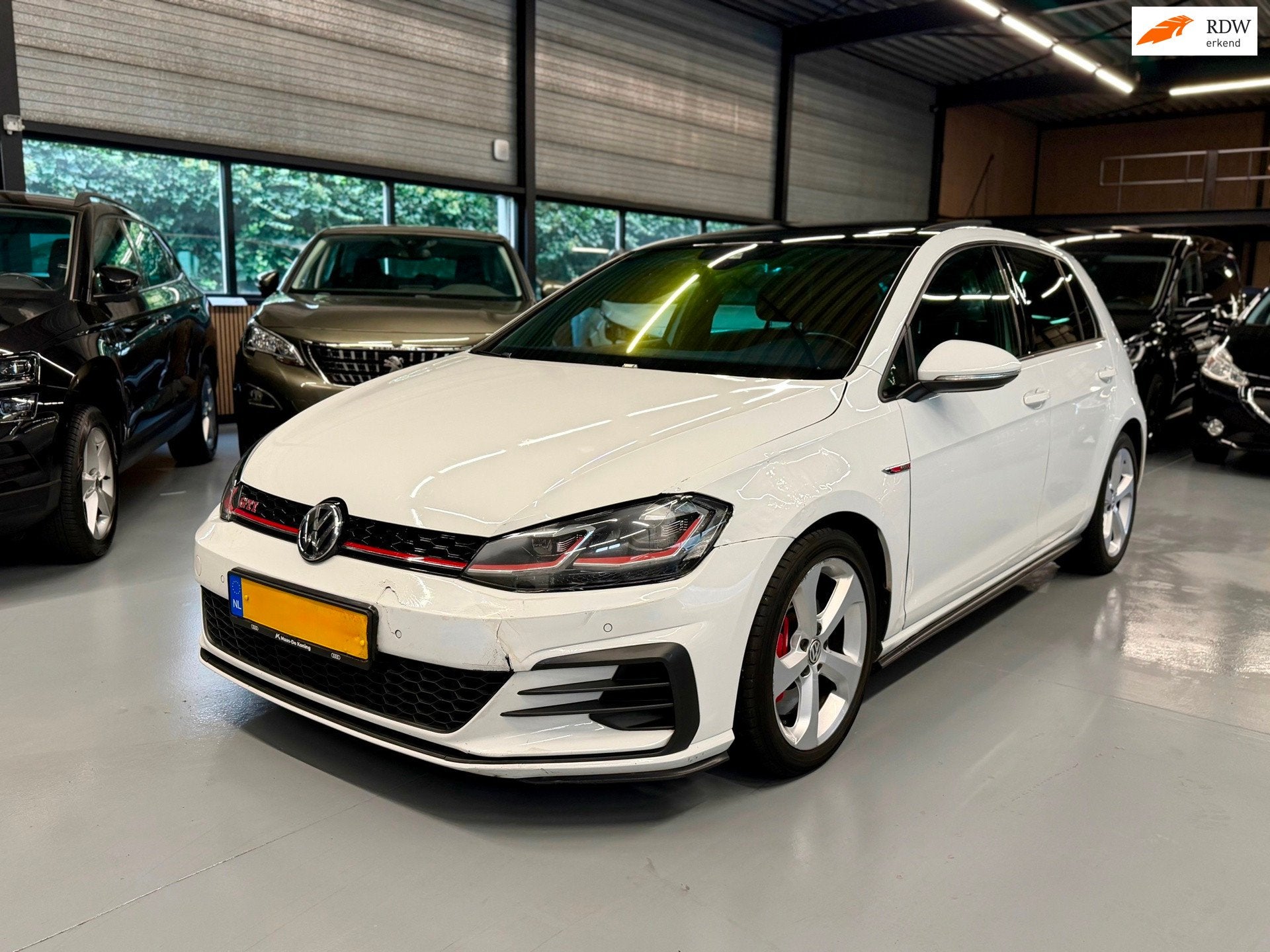 Volkswagen Golf 2.0 TSI GTI Performance DSG l PANO l LED l 2, Auto's, 1345 kg, Gebruikt, 4 cilinders, 1984 cc