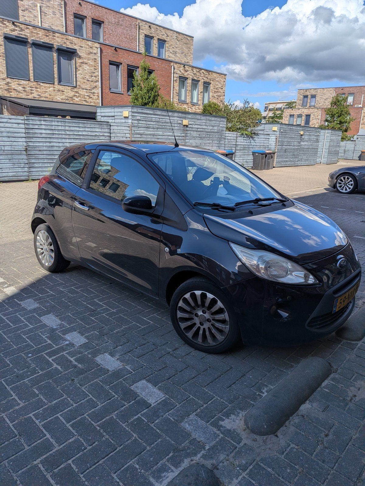 Ford Ka 1.2 69pk 2010 Zwart, Voorwielaandrijving, 1242 cc, 4 cilinders, 4 stoelen