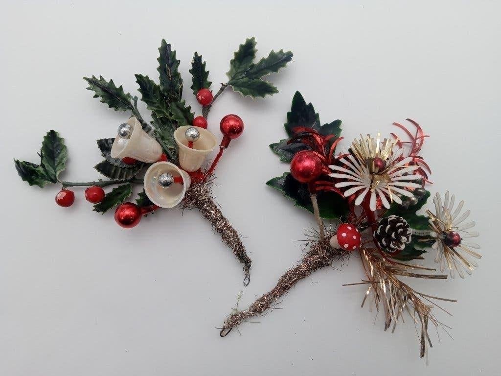 Oude kerstcorsages/decoraties met tinsel, klokjes..., Ophalen of Verzenden, Gebruikt