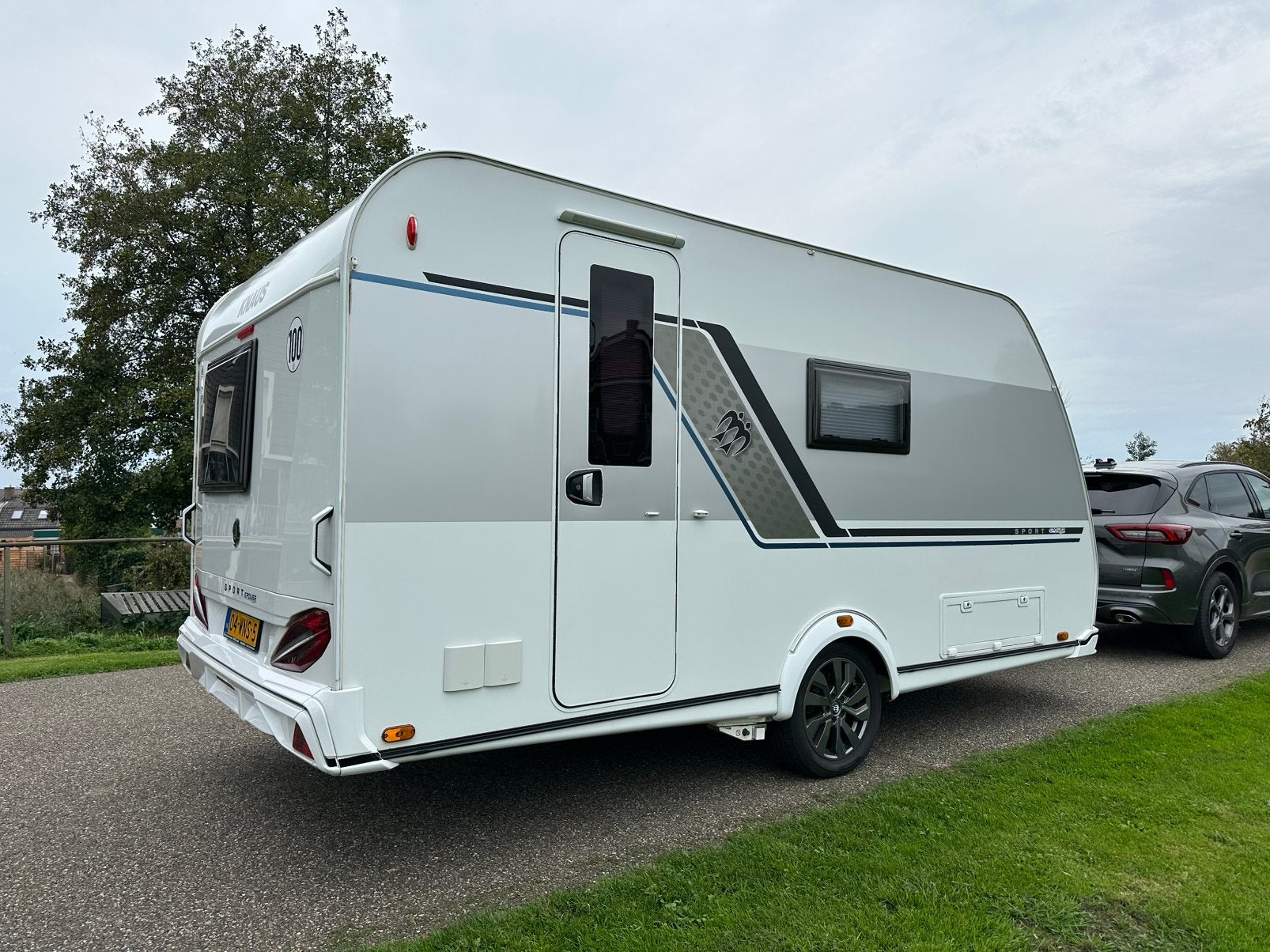 Foto 3 van Knaus Sport 420 QD E-Power met Airco/Mover/Voortent/TV