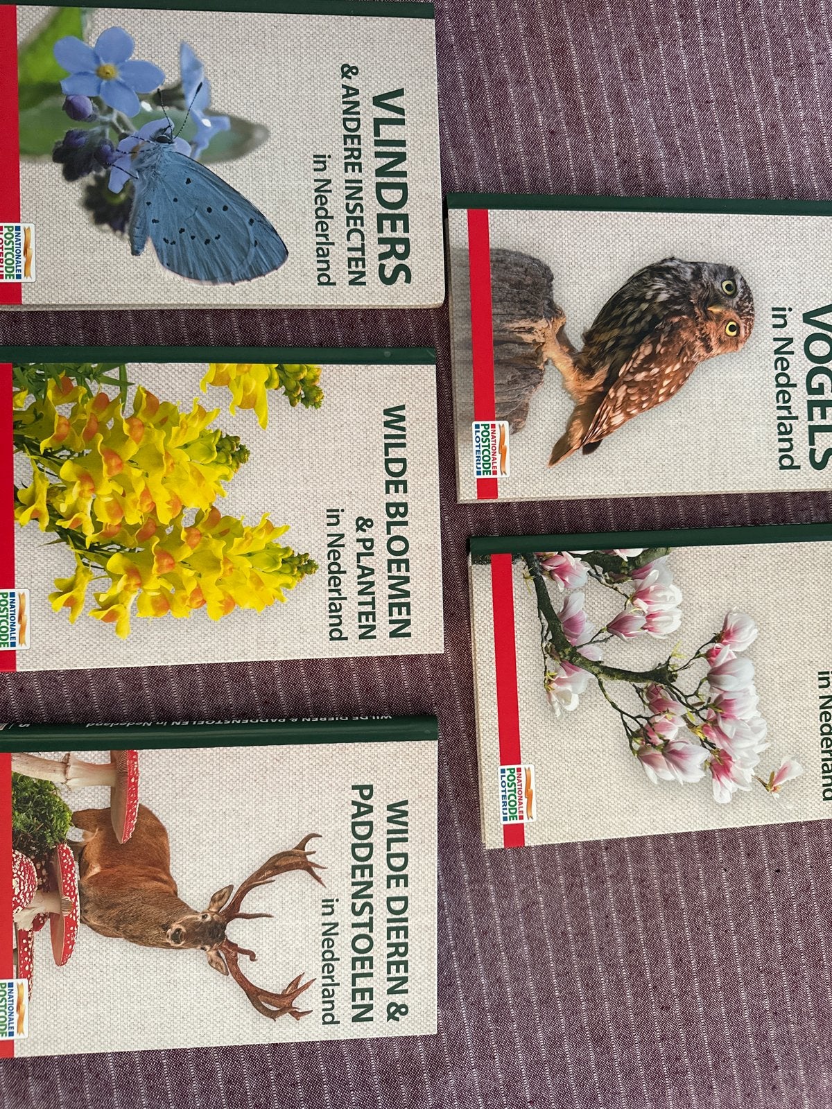 Nationale Postcode Loterij Natuurgidsen - Deel 1 t/m 5, Boeken, Natuur, Nieuw, Natuur algemeen, Ophalen of Verzenden