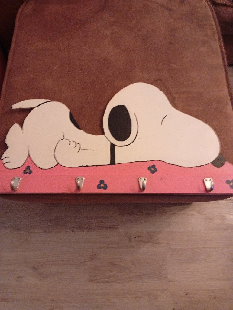 Oude ooit zelfgemaakte Snoopy kapstok, Huis en Inrichting, Woonaccessoires | Kapstokken, Wandkapstok, Gebruikt, Ophalen of Verzenden