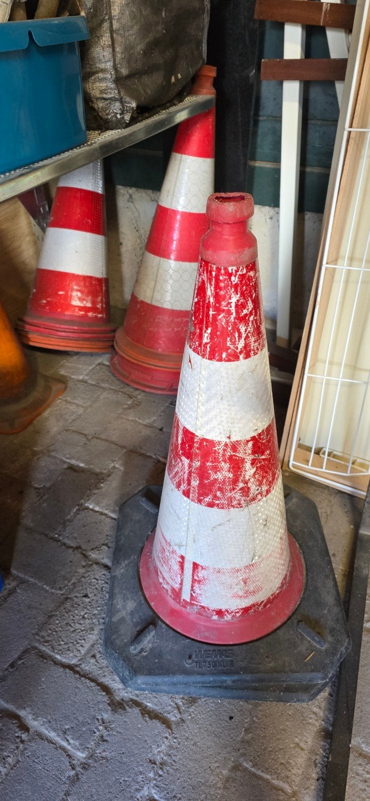 7x Verkeers pionnen(6x 75cm, 2 met verzwaringsvoet, Doe-het-zelf en Verbouw, Overige Doe-het-zelf en Verbouw, Ophalen