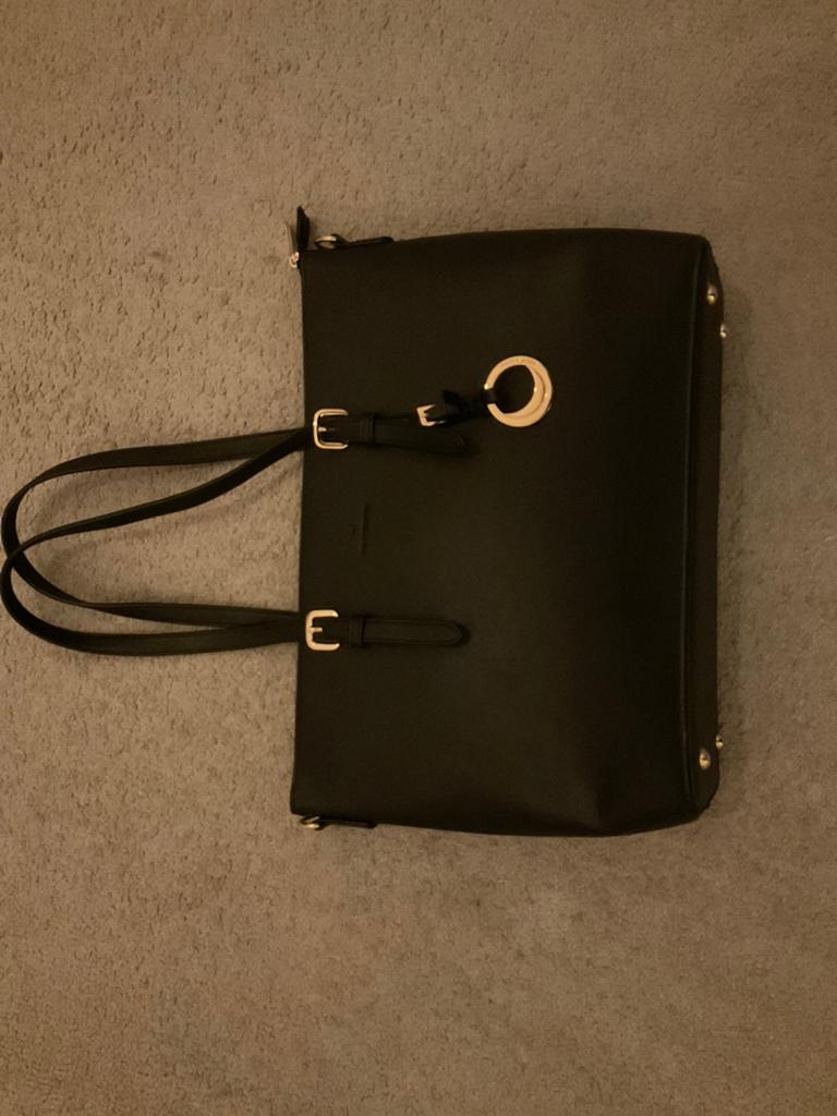 Nieuwe zwarte handtas met afneembaar hengsel violet hamden, Ophalen of Verzenden, Nieuw, Zwart, Handtas