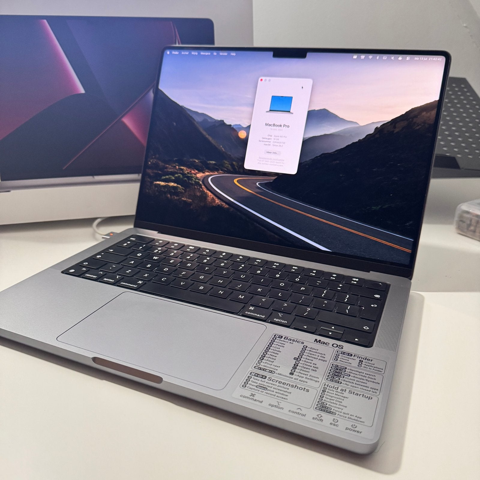 Macbook Pro M2 pro 14inch | 16GB geheugen | 1TB opslag, 1 TB of meer, Qwerty, Overige groottes, Zo goed als nieuw