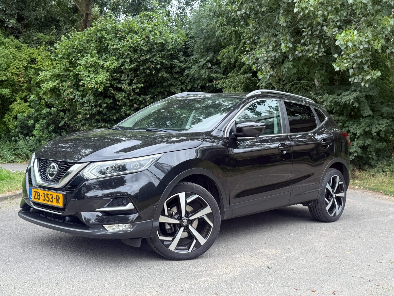 Nissan Qashqai dig-t 115 Tekna, Auto's, Nissan, Voorwielaandrijving, 4 cilinders, Zwart, 1200 kg