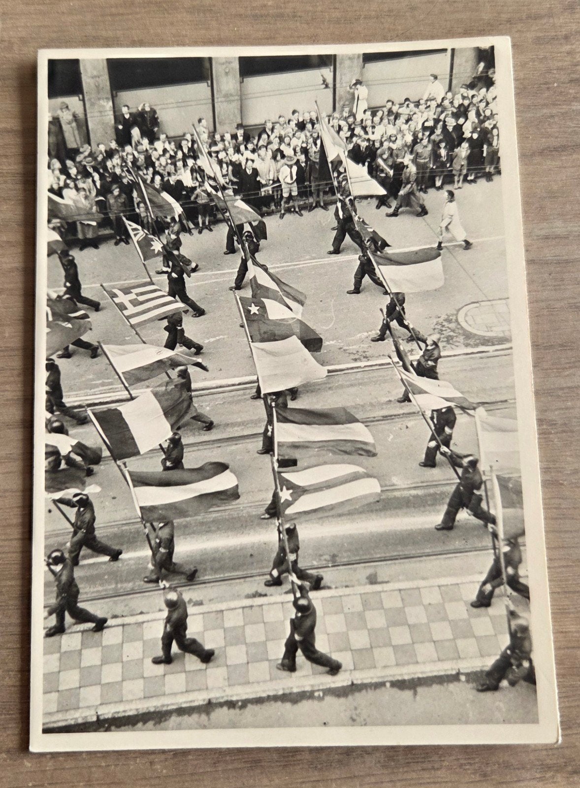 Originele foto Bevrijdingsfeesten 1945 Defilé op de Dam, Ophalen of Verzenden