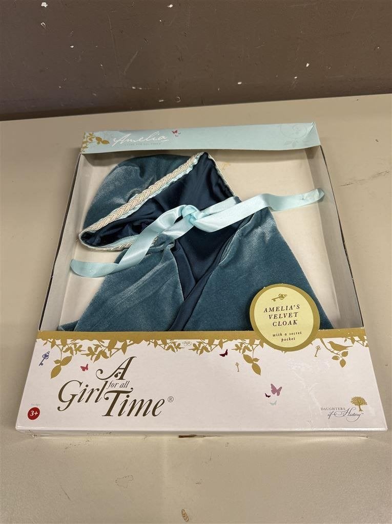A Girl for All Time Amelia\'s Opera Cloak, Kinderen en Baby's, Speelgoed | Poppen, Ophalen of Verzenden, Nieuw, Barbie