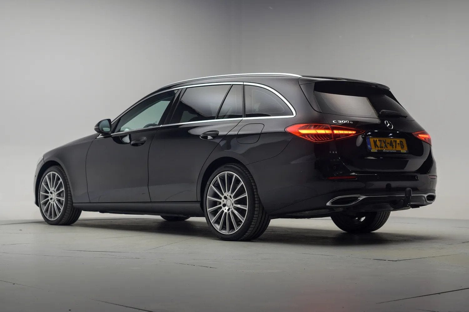 Mercedes-Benz C-Klasse 300 e Business Solution Aut. [ Sfeerv, Auto's, Automaat, 4 cilinders, 167 km/l, 2020 kg