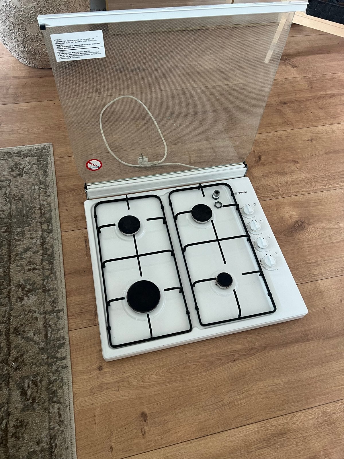Bosch 4-pits gasfornuis met glazen afdekplaat, Ophalen, Gebruikt, Minder dan 85 cm, 60 cm of meer