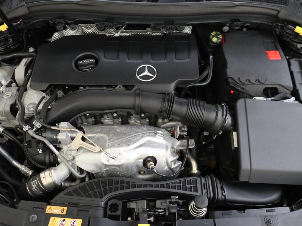 Mercedes-Benz GLA-klasse 250 AMG Line, Auto's, Mercedes-Benz, Stof, Euro 6, 4 cilinders, 2000 kg