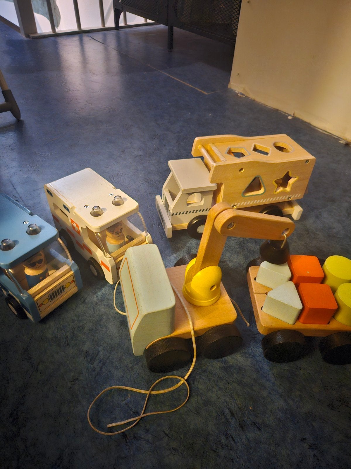Complete set houten speelgoedvoertuigen, Kinderen en Baby's, Ophalen, Gebruikt, Overige typen