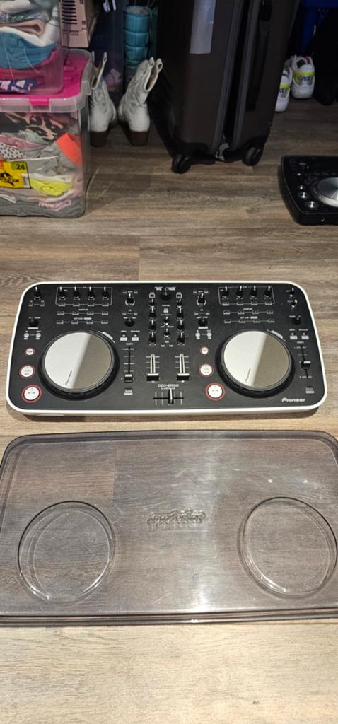 Pioneer DDJ-ERGO DJコントローラー ≥ Pioneer DDJ-ERGO DJ Controller met beschermhoes — Dj-sets en