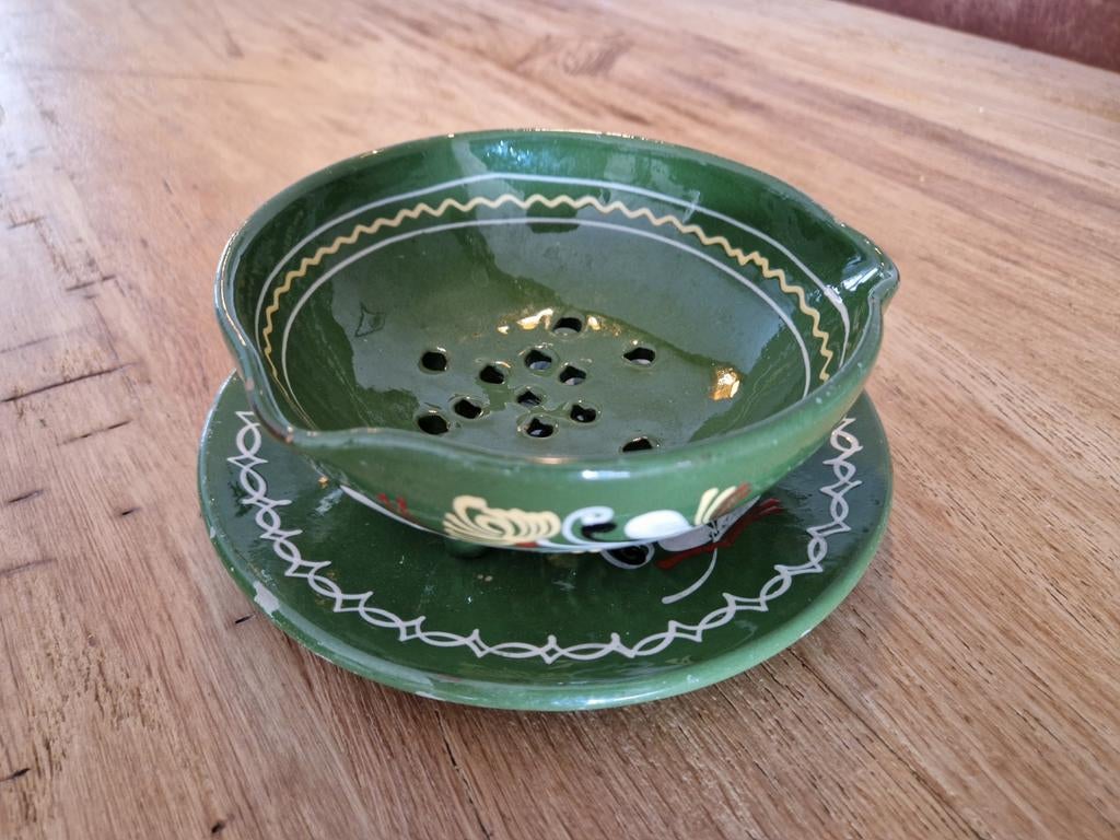 Hongaars aardewerk aardbeien/fruit schaaltje met bordje, Ophalen of Verzenden