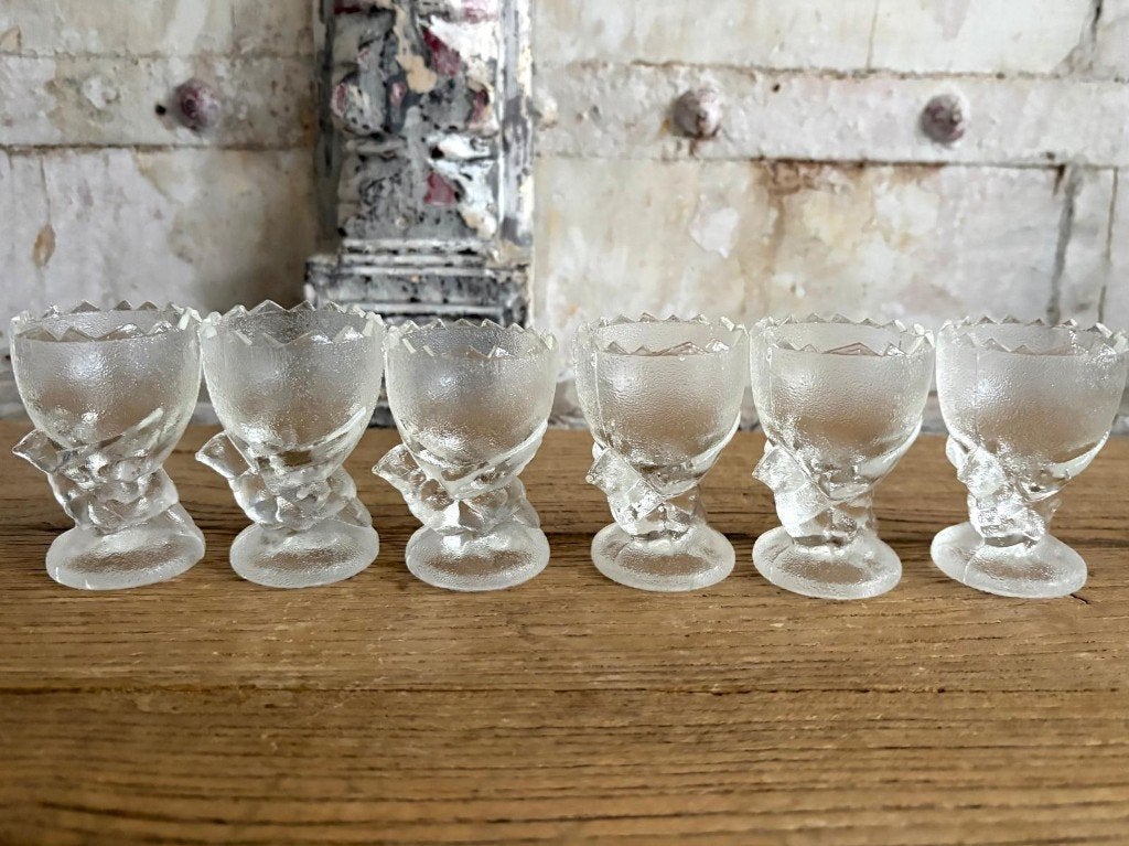 Vintage glazen eierdopjes - kip & ei, Huis en Inrichting, Keuken | Servies, Ophalen of Verzenden, Glas, Overige stijlen, Glas of Glazen