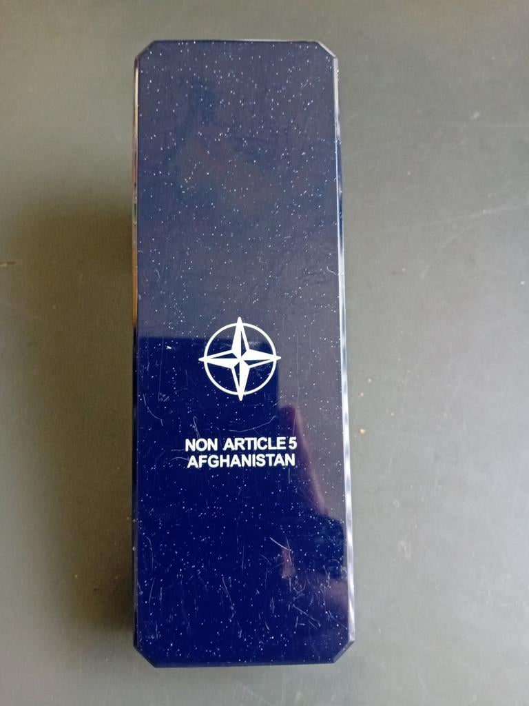 NATO navo Afghanistan medaille doosje + Baton, Verzenden, Landmacht, Overige gebieden, Lintje, Medaille of Wings