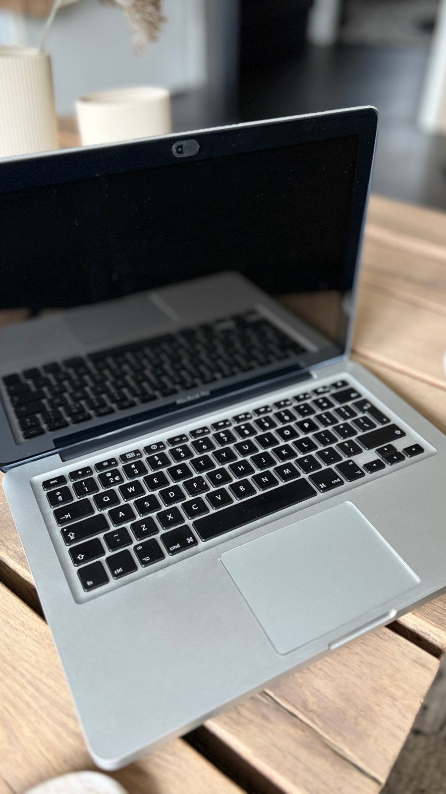MacBook Pro - Werkt alleen aan de lader, MacBook Pro, Qwerty, 8 GB, 13 inch