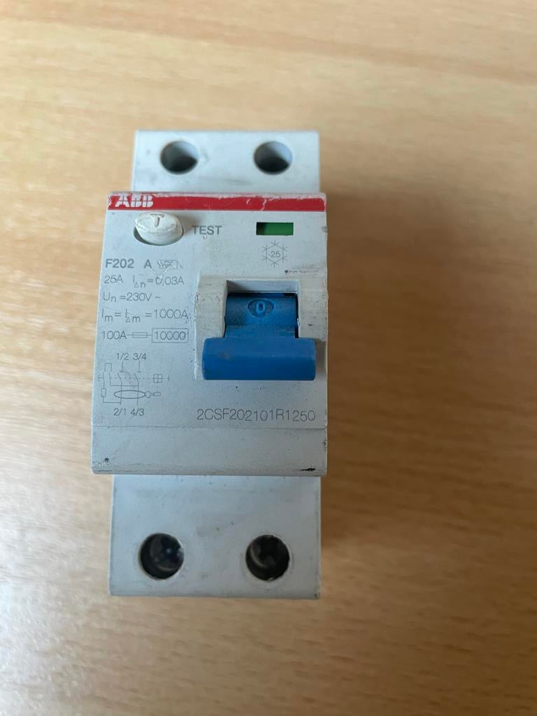 ABB aardlekschakelaar F202 A 25A, Ophalen of Verzenden, Gebruikt