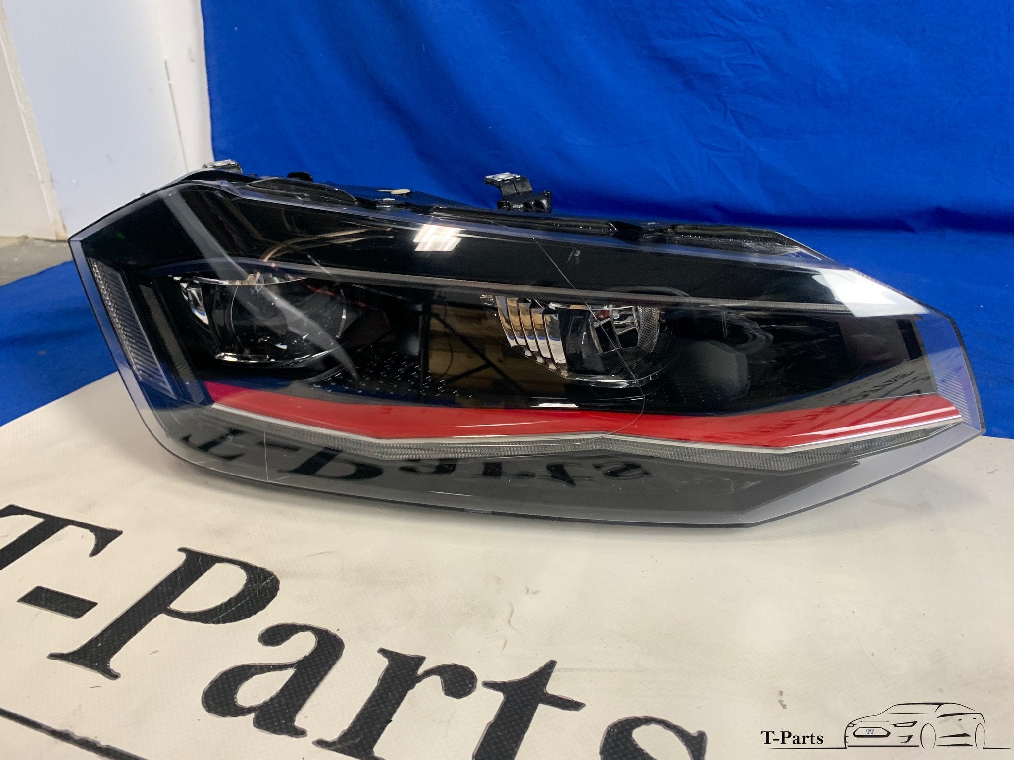 Vw volkswagen polo 2G GTI rechts koplamp Lamp 18+, Gebruikt, Volkswagen, Volkswagen AG, Berliner Ring 2
38440  Wolfsburg, DE