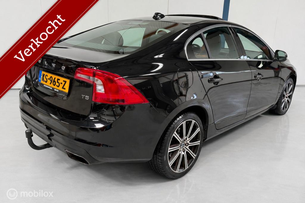 Volvo S60 2.0 T5 Nordic+ 1E EIGENAAR / HARMAN KARDON / LEER, Auto's, Volvo, Euro 6, 4 cilinders, 1969 cc, Zwart