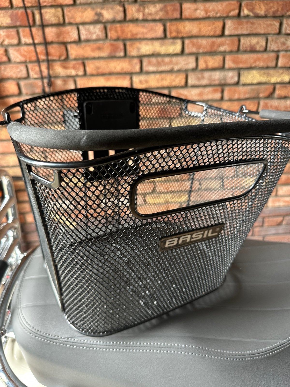 Basil Bold Front Klickfix + bevestiging fietsmand, Ophalen, Zo goed als nieuw, Fietsmand, Stuurbevestiging