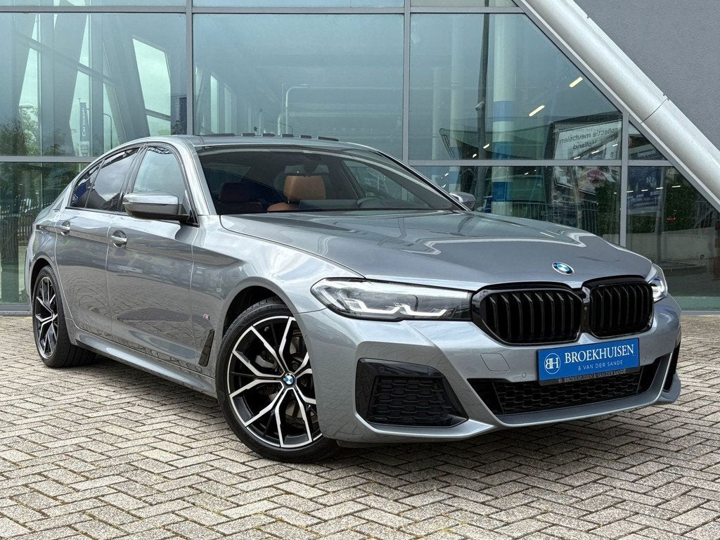 BMW 5-serie 520i Business Edition Plus M Sport Trekhaak / Sc, Auto's, BMW, 1998 cc, Achterwielaandrijving, Gebruikt, 4 cilinders