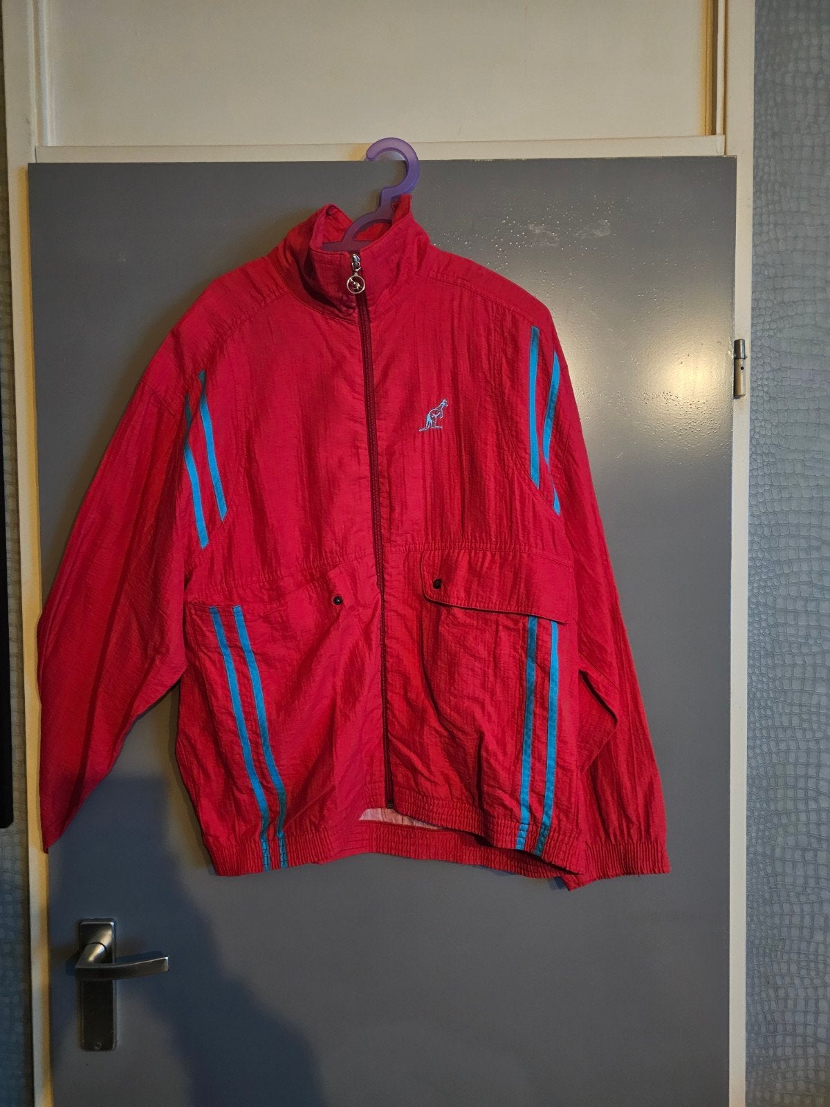 Vintage Kangaroos Windjack - Rood met Blauwe Strepen, Maat 38/40 (M), Ophalen of Verzenden, Kangaroos, Gedragen