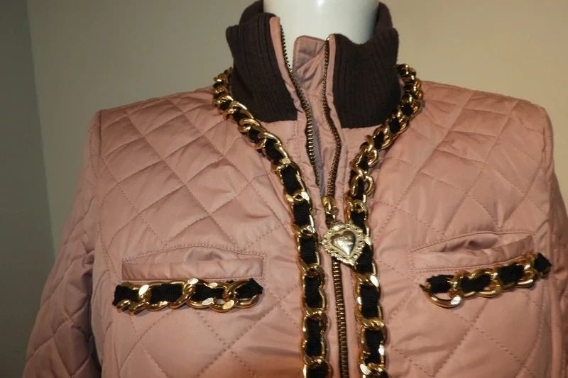 Love Moschino gevoerde jas gouden ketting winter D42, Love Moschino, Verzenden, Maat 42/44 (L), Zo goed als nieuw