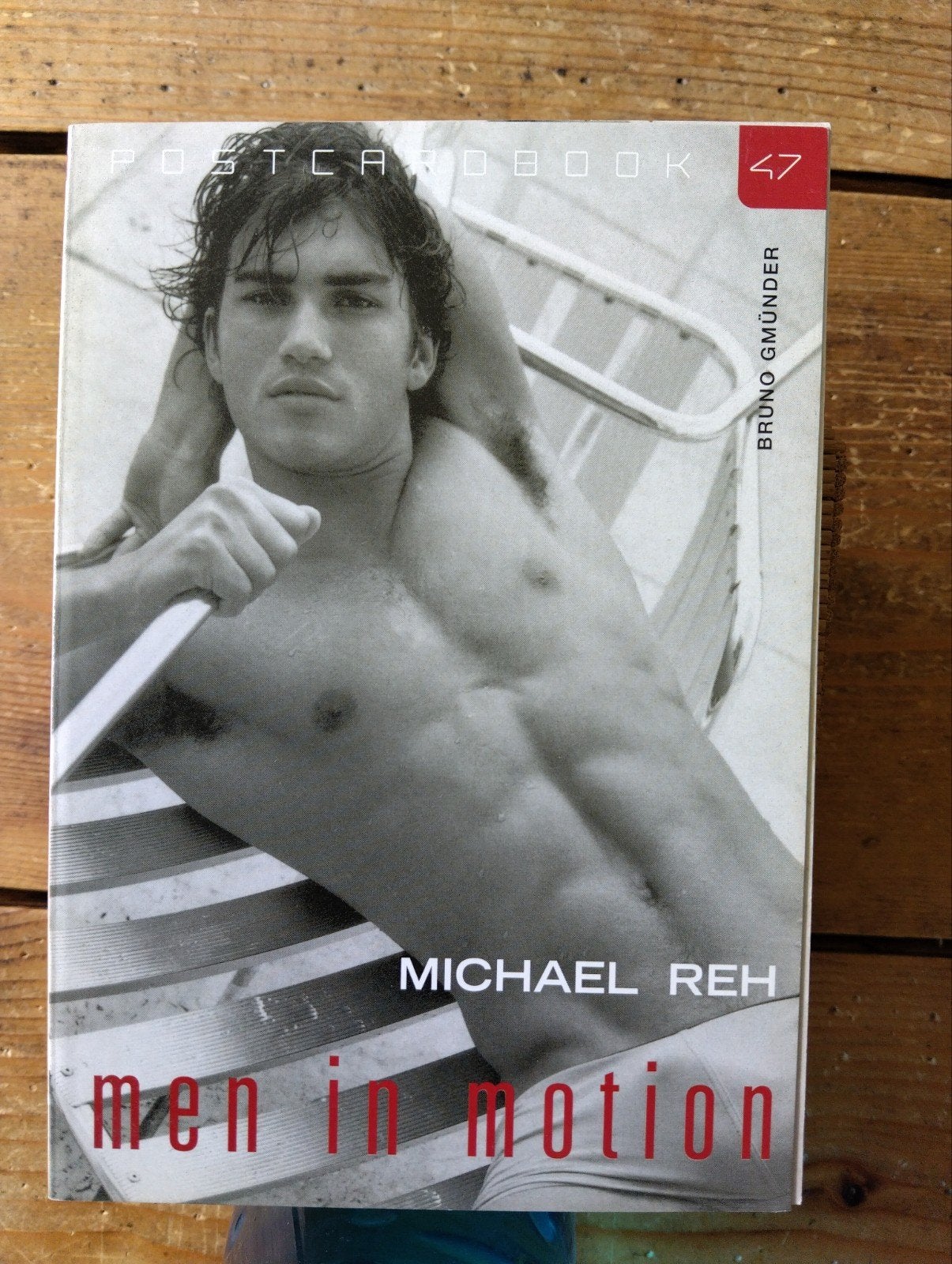 Gay. Michael Reh - Men in Motion - Postcardbook 47, Boeken, Literatuur, Zo goed als nieuw, Europa overig, Ophalen of Verzenden