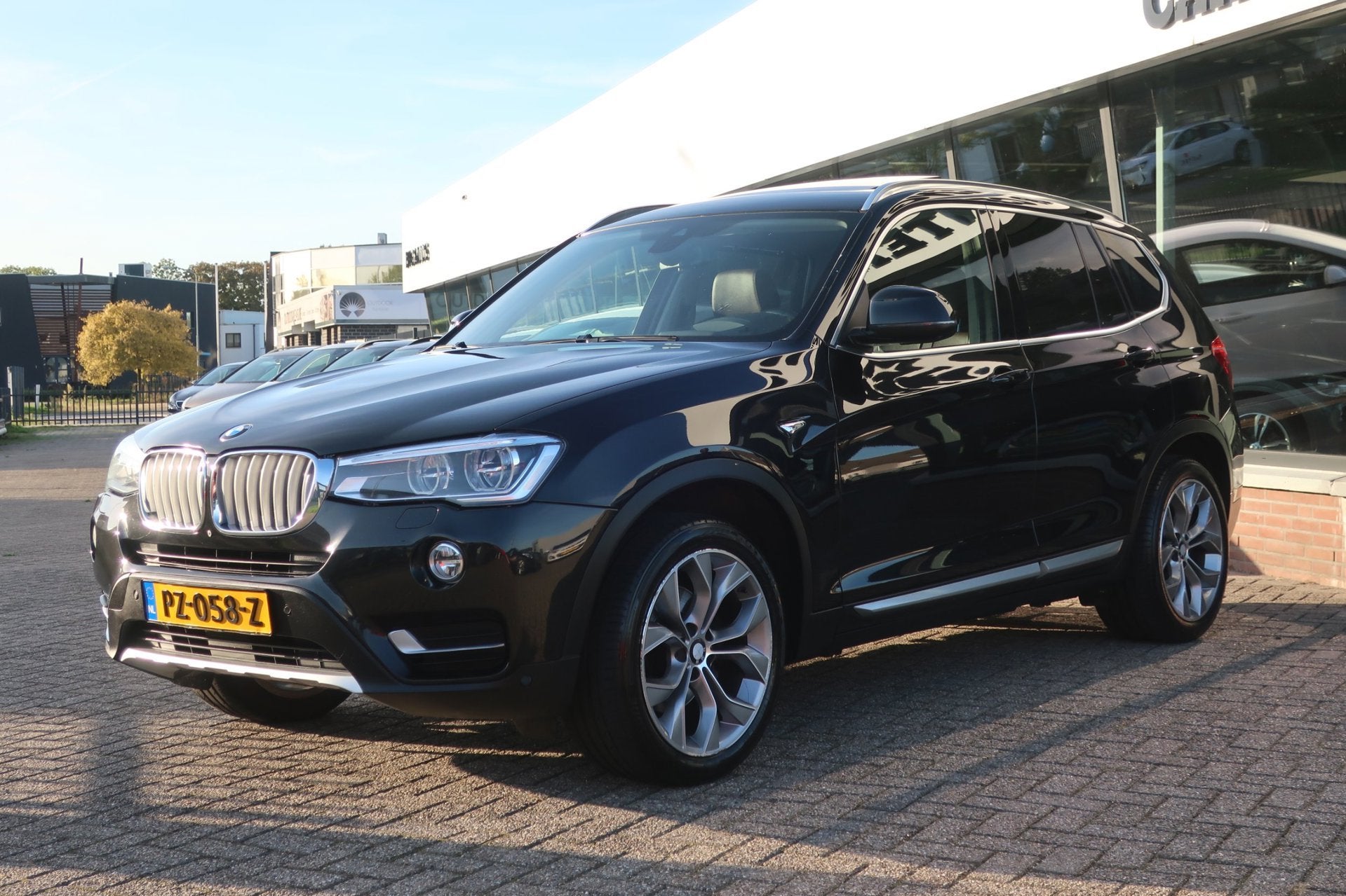 BMW X3 XDrive20d Centennial High Executive 2e EIG_LED_PANO_C, Dealer onderhouden, Euro 6, 2000 kg, Zwart
