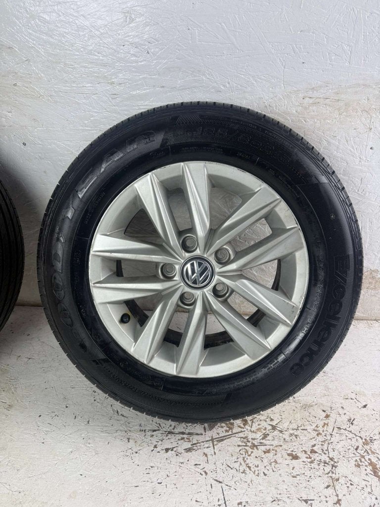 Originele Volkswagen Golf Caddy velgen 15" 5x112 Colundra, Auto-onderdelen, Niet ingevuld, Gebruikt, 15 inch, Banden en Velgen