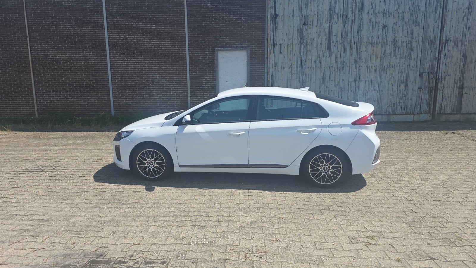 Hyundai IONIQ EV 120 pk Aut. 2018 Wit, Wit, Origineel Nederlands, Elektrisch, IONIQ