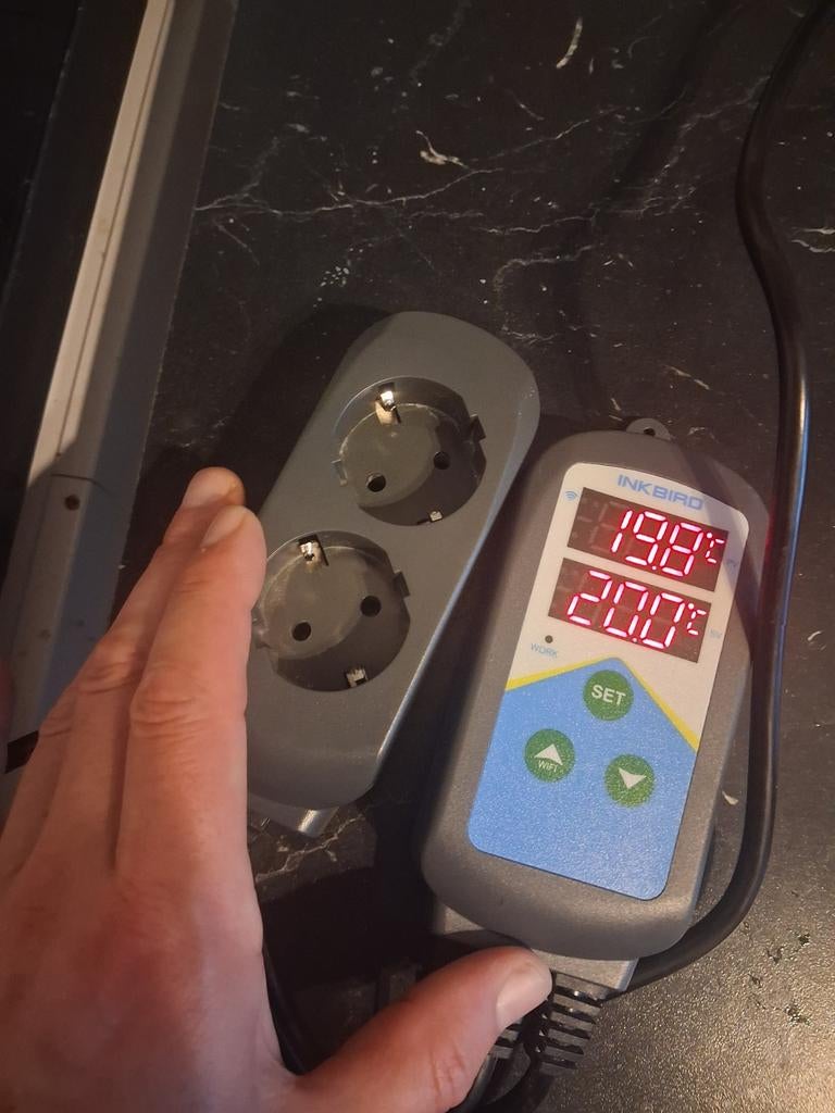Thermostaat met app via wifi, Ophalen, Zo goed als nieuw, Overige typen
