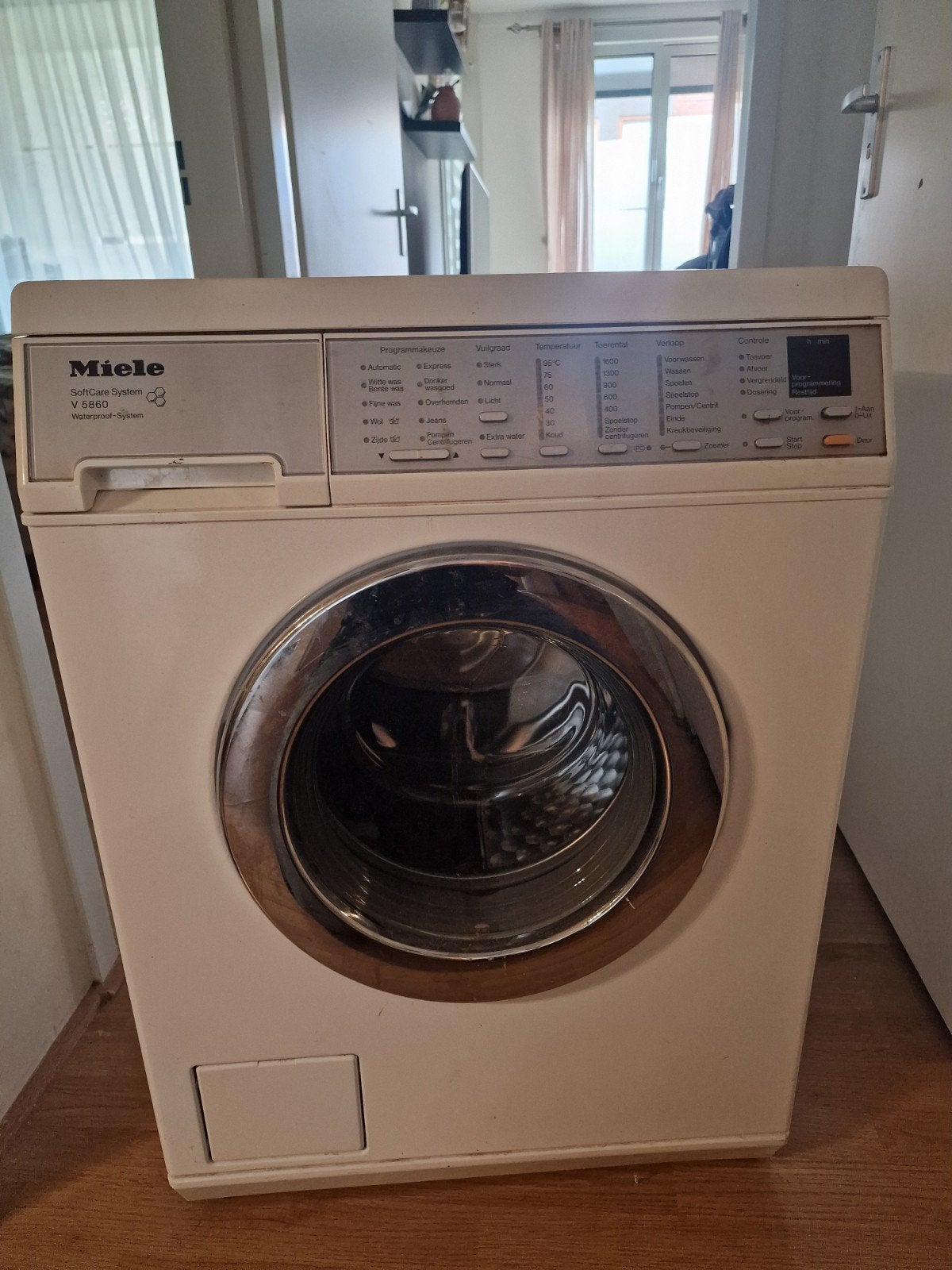 Miele V 5860 SoftCare System Wasmachine, Witgoed en Apparatuur, Wasmachines, Ophalen, 6 tot 8 kg, Voorlader, 85 tot 90 cm