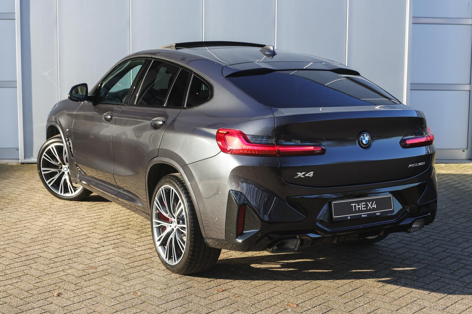 BMW X4 xDrive30i M Sport Automaat / Panoramadak / Trekhaak /, Auto's, 4 cilinders, Met garantie (alle), 1790 kg, Bedrijf