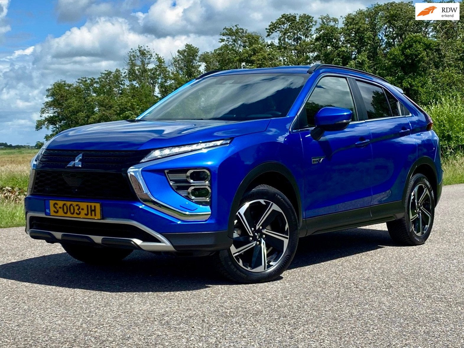 Mitsubishi Eclipse Cross 2.4 PHEV Intense+ Automaat Camera L, Auto's, Automaat, 4 cilinders, Blauw, 120 €/maand
